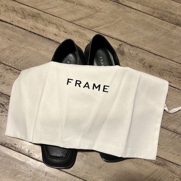 FRAME Le Miramar Chain Embellished Leather collapsible-heel loafers - Picture 13 of 13